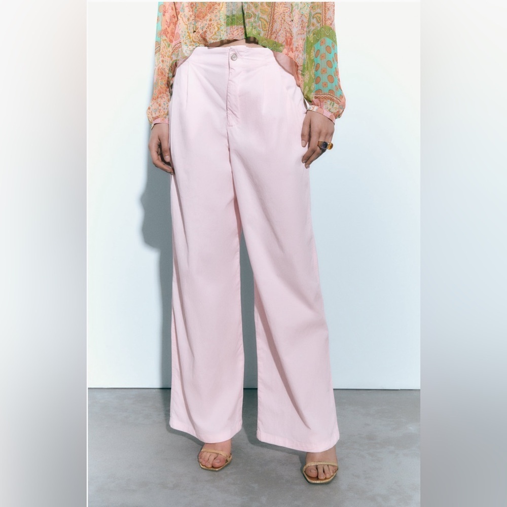 NWOT ZARA  WIDE LEG PANTS WITH DARTS S